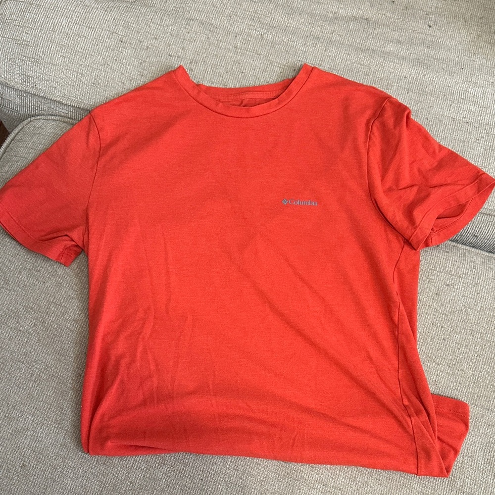 Columbia Women’s Vibrant Red Short Sleeve Tee